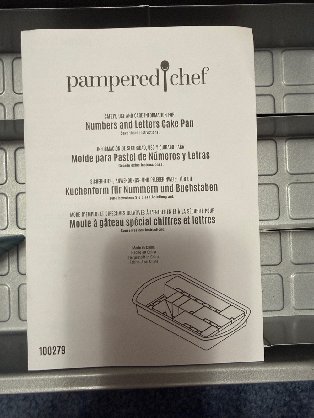 Pampered Chef Numbers and Letters Cake Pan - Picture 2 of 4